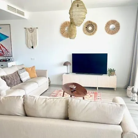 Apartment Stunning Three Bedroom Townhouse With Great Views! Estepona
