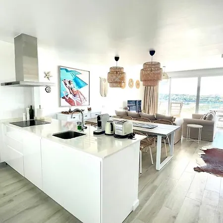 Stunning Three Bedroom Townhouse With Great Views! Apartment Estepona