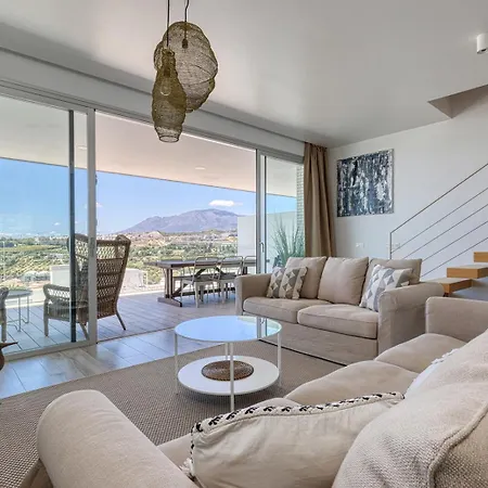 Stunning Three Bedroom Townhouse With Great Views!