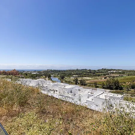 Stunning Three Bedroom Townhouse With Great Views! Apartment Estepona