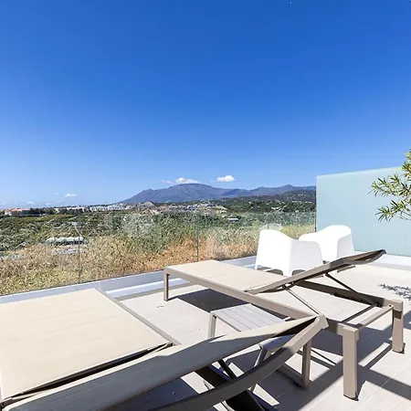 Apartmán Stunning Three Bedroom Townhouse With Great Views! *