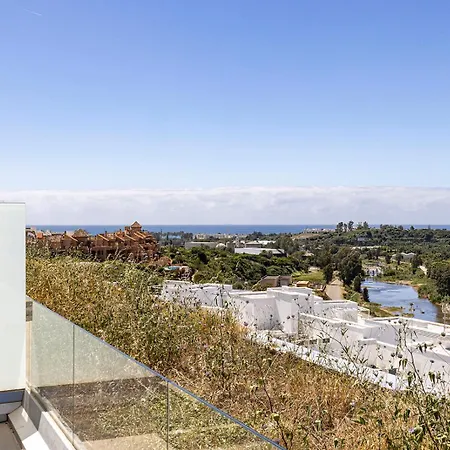 Stunning Three Bedroom Townhouse With Great Views! Apartmán Estepona
